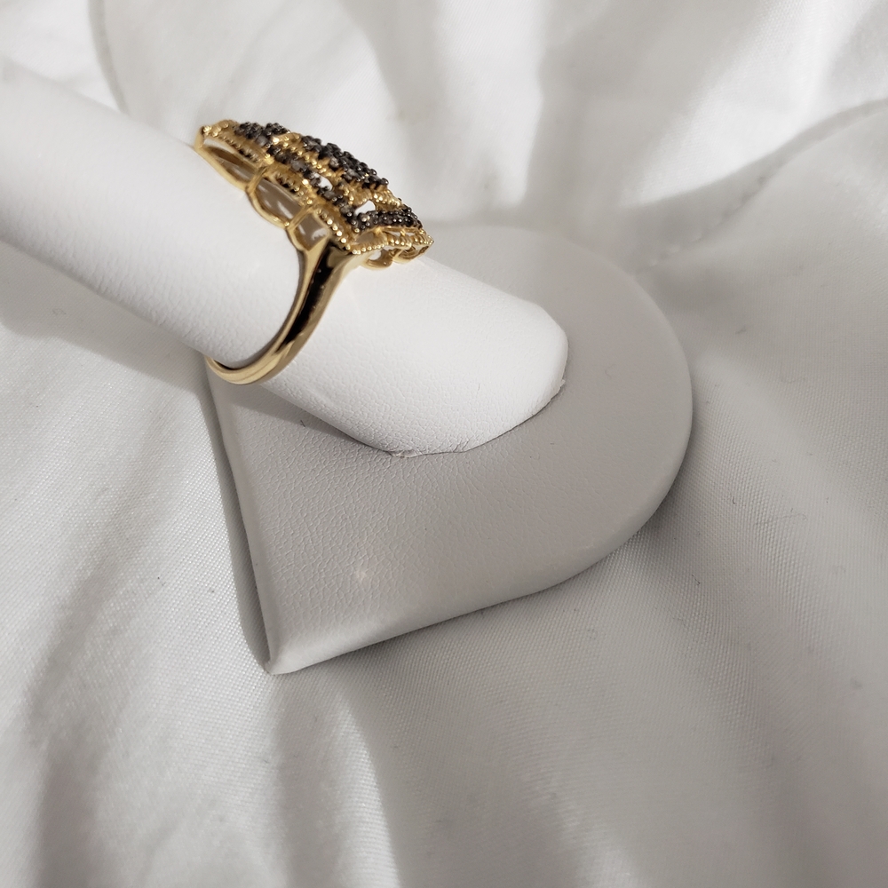 Ornate Gold and Black Women's Ring - Picture 5 of 10